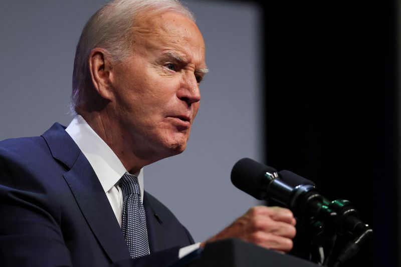 © Reuters. U.S. President Joe Biden participates in an economic summit with U.S. Rep. Steven Horsford (D-NV) in Henderson, Nevada, U.S., July 16, 2024. REUTERS/Tom Brenner/File Photo