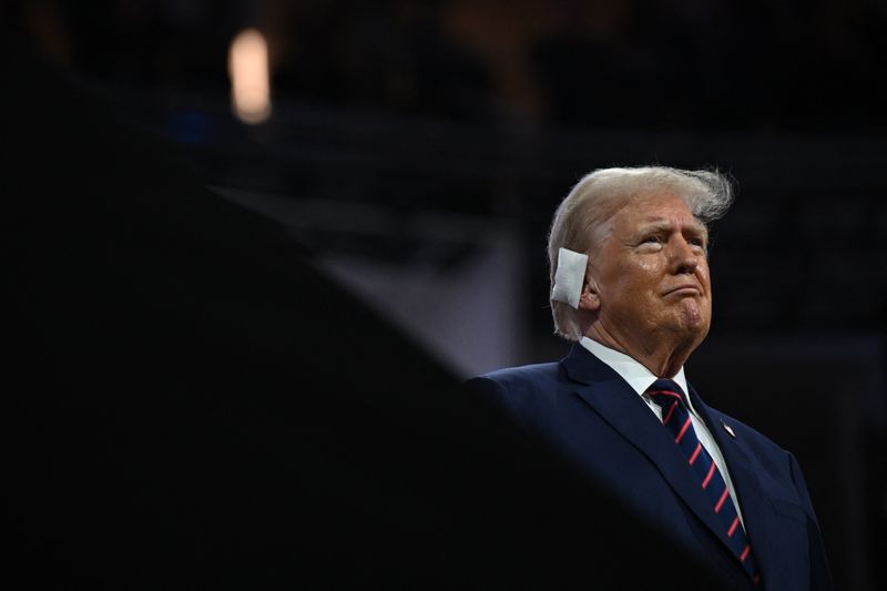 © Reuters. Republican presidential nominee and former U.S. President Donald Trump attends Day 3 of the Republican National Convention (RNC), at the Fiserv Forum in Milwaukee, Wisconsin, U.S., July 17, 2024. REUTERS/Callaghan O'hare/File Photo