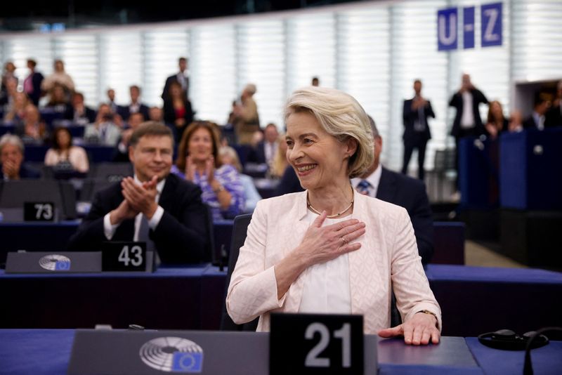 © Reuters. Ursula von der Leyen reacts after being chosen President of the European Commission for a second term, at the European Parliament in Strasbourg, France, July 18, 2024. REUTERS/Johanna Geron