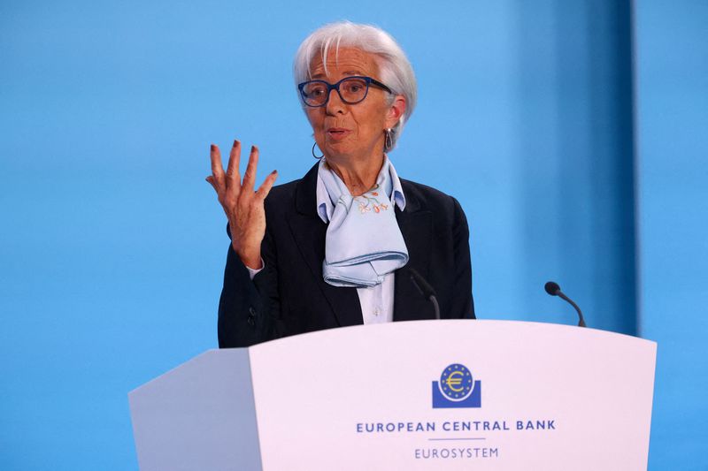 &copy; Reuters. FILE PHOTO: European Central Bank (ECB) president Christine Lagarde speaks during a press conference following the Governing Council's monetary policy meeting, in Frankfurt, Germany April 11, 2024. REUTERS/Kai Pfaffenbach/ File Photo