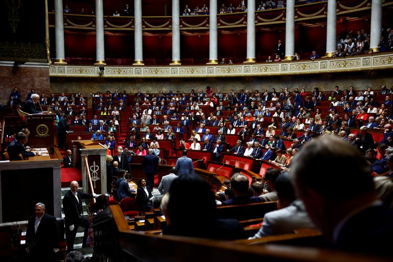 © Reuters. A general view shows the hemicycle during results for the second round of votes to elect the new President of the National Assembly, during the first session after the French parliamentary elections, at the National Assembly in Paris, France, July 18, 2024. REUTERS/Sarah Meyssonnier