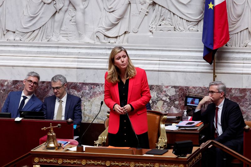 © Reuters. Yael Braun-Pivet, newly elected President of the National Assembly, delivers a speech after her re-election and results in the third round of votes during the first session after the French parliamentary elections, at the National Assembly in Paris, France, July 18, 2024.  REUTERS/Gonzalo Fuentes