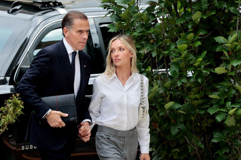 &copy; Reuters. Hunter Biden, filho do presidente dos Estados Unidos, Joe Biden, e sua esposa, Melissa Cohen Bidenn11/06/2024nREUTERS/Hannah Beier