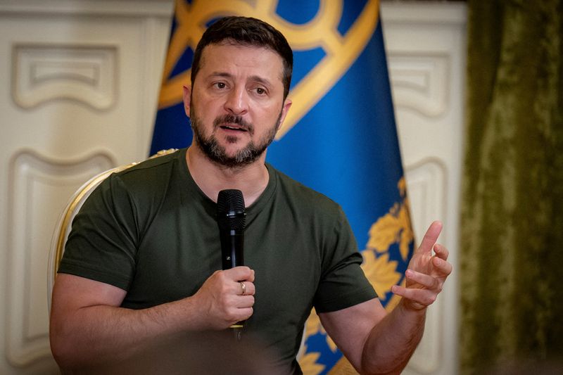 © Reuters. FILE PHOTO: Ukraine's President Volodymyr Zelenskiy speaks to the medina during a press conference, amid Russia's attack on Ukraine, in Kyiv, Ukraine July 15, 2024. Ukrainian Presidential Press Service/Handout via REUTERS/ File Photo