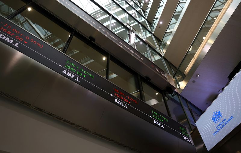 &copy; Reuters. FILE PHOTO: A trading screen is seen in the lobby of the London Stock Exchange in London, Britain, May 14, 2024. REUTERS/Hannah McKay/File Photo