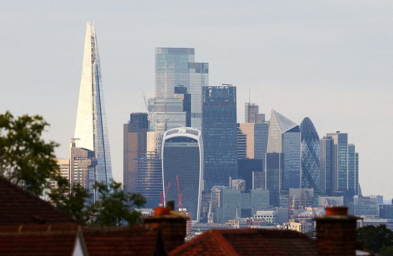 © Reuters. FILE PHOTO: A view of the financial district in London, Britain. September 23, 2023. REUTERS/Matthew Childs/File Photo