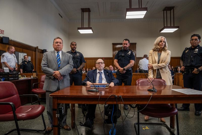 © Reuters. Former film producer Harvey Weinstein appears in court in New York, U.S.,  July 19, 2024. Adam Gray/Pool via REUTERS