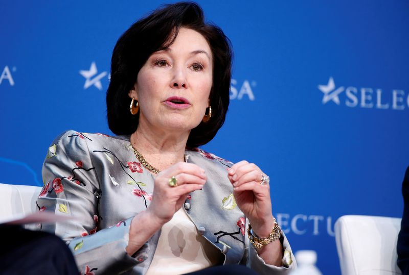 &copy; Reuters. FILE PHOTO: Safra A. Catz, Chief Executive Officer, Oracle, speaks at 2017 SelectUSA Investment Summit in Oxon Hill, Maryland, U.S., June 19, 2017.   REUTERS/Joshua Roberts/File Photo