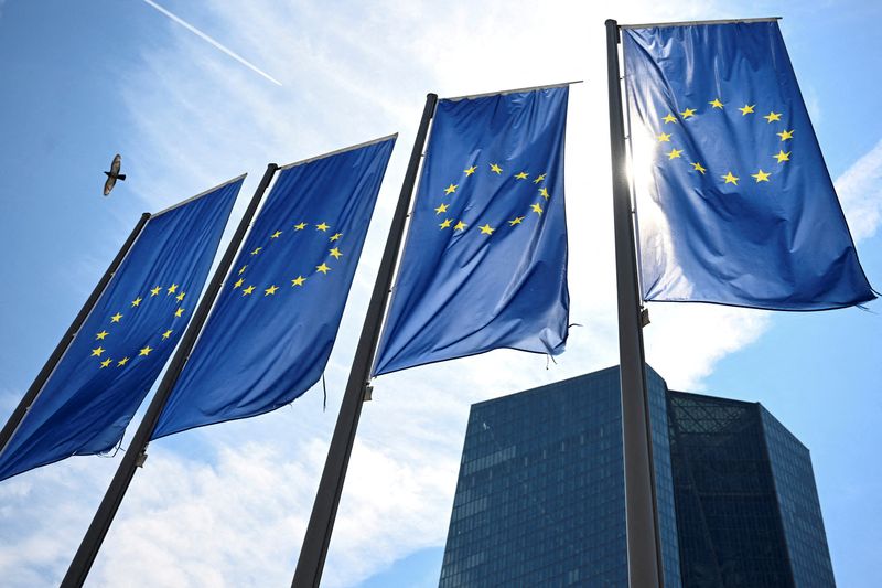 &copy; Reuters. FILE PHOTO: EU flags flutter in front of European Central Bank (ECB) headquarters in Frankfurt, Germany July 18, 2024. REUTERS/Jana Rodenbusch/File Photo