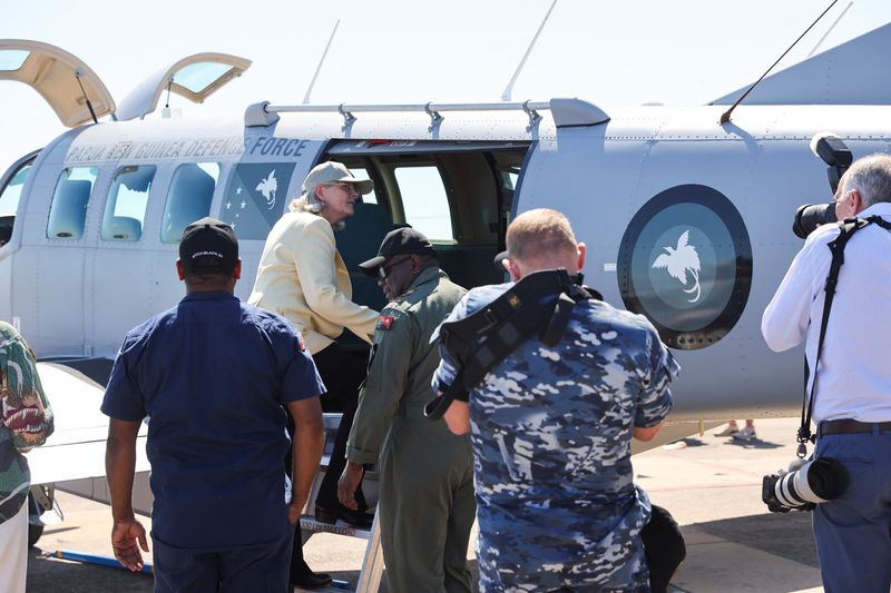 &copy; Reuters. Australia's Governor General Sam Mostyn meets Papua New Guinea's Air Force contingent at RAAF Darwin Open Day in northern Australia, July 20, 2024. The Pacific Island nation of Papua New Guinea is building an air force with assistance from neighbour Austr