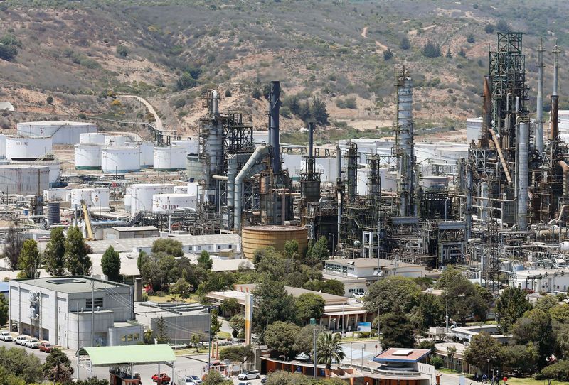 &copy; Reuters. FILE PHOTO: A general view shows the national oil company ENAP in Concon, Chile January 15, 2019. REUTERS/Rodrigo Garrido/File Photo