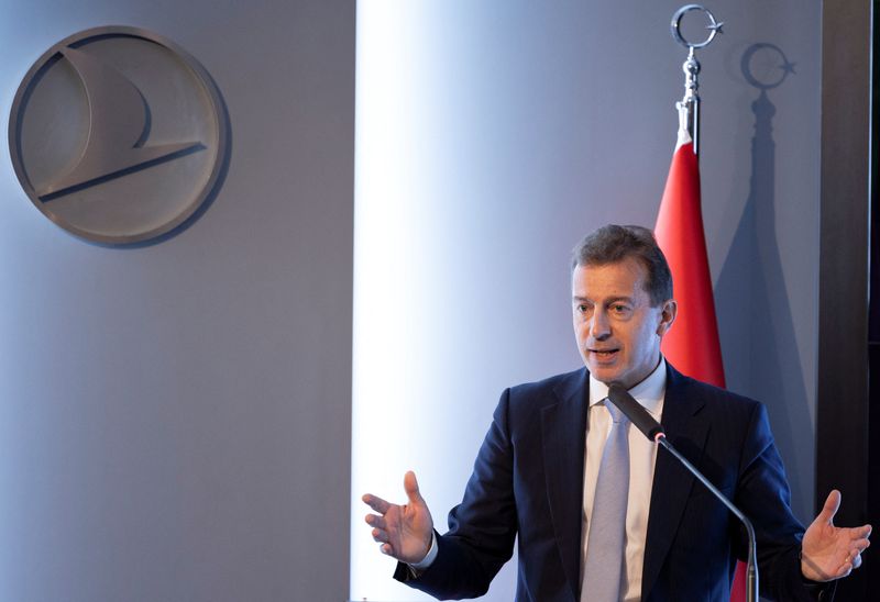 &copy; Reuters. CEO of Airbus SE Guillaume Faury addresses the audience during a signing ceremony in Istanbul, Turkey, April 29, 2024. REUTERS/Umit Bektas/ File Photo