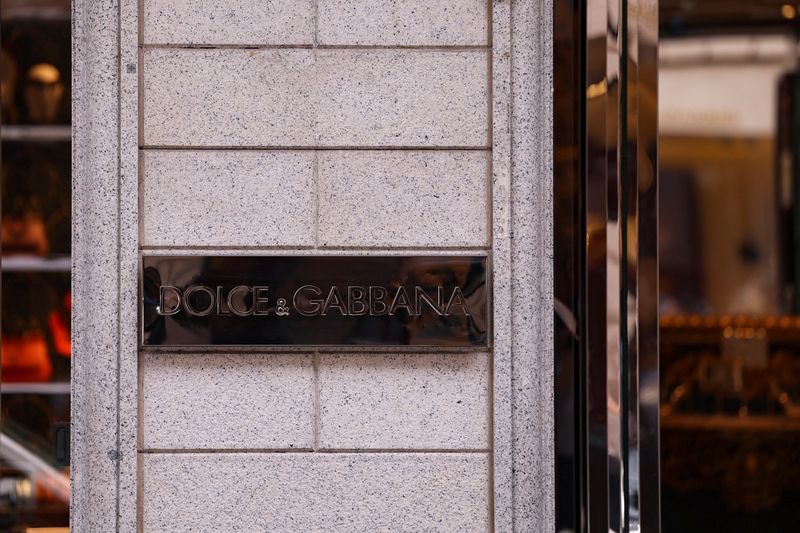 &copy; Reuters. FILE PHOTO: The logo of fashion house Dolce & Gabbana is seen outside a shop in Milan, Italy, April 8, 2024. REUTERS/Claudia Greco/File Photo