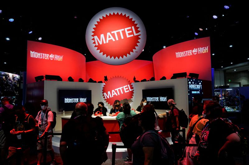 &copy; Reuters. FILE PHOTO: The Mattel booth on the convention floor at Comic-Con International in San Diego, California, U.S., July 21, 2022. REUTERS/Bing Guan/File Photo 