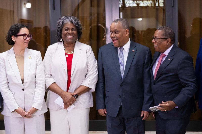 ©Reuters.  Haitian Foreign Minister Dominique Dupuy, U.S. Ambassador to the United Nations Linda Thomas-Greenfield, Haitian Prime Minister Gary Conier and U.S. Assistant Secretary of State for Western Hemisphere Affairs Brian Nichols in the port of Acouil Photo taken before a meeting at the villa in Prince D'Prince, Haiti, July 22, 2024.