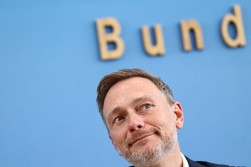 © Reuters. FILE PHOTO: German Finance Minister Christian Lindner holds a press conference on the 2025 draft budget in Berlin, Germany, July 17, 2024.  REUTERS/Liesa Johannssen/File Photo