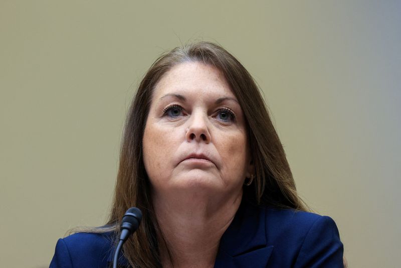 © Reuters. FILE PHOTO: U.S. Secret Service Director Kimberly Cheatle attends a House of Representatives Oversight Committee hearing on the security lapses that allowed an attempted assassination of Republican presidential nominee Donald Trump, on Capitol Hill in Washington, U.S., July 22, 2024. REUTERS/Kevin Mohatt/File Photo