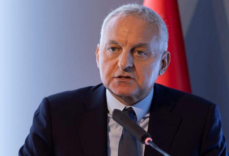 &copy; Reuters. FILE PHOTO: CEO of Rolls-Royce Tufan Erginbilgic addresses the audience during a signing ceremony in Istanbul, Turkey, April 29, 2024. REUTERS/Umit Bektas/File Photo