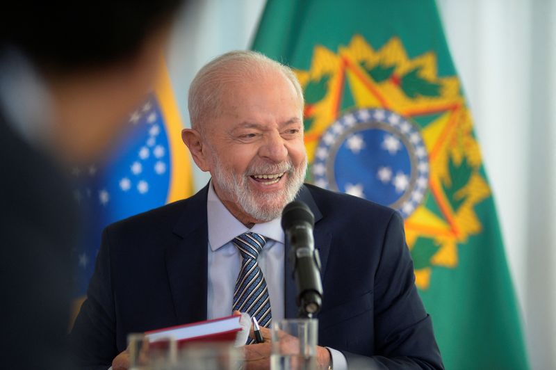 &copy; Reuters. Presidente Luiz Inácio Lula da Silva dá entrevista a agências internacionais no Palácio do Planalto, em Brasílian22/07/2024nREUTERS/Andressa Anholete