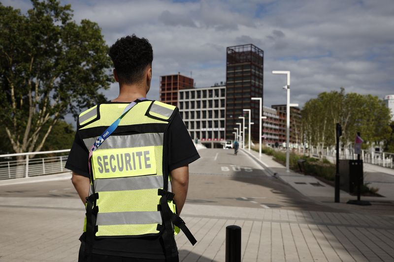 &copy; Reuters. Funcionário de segurança em Paris, Françan23/07/2024nREUTERS/Benoit Tessier