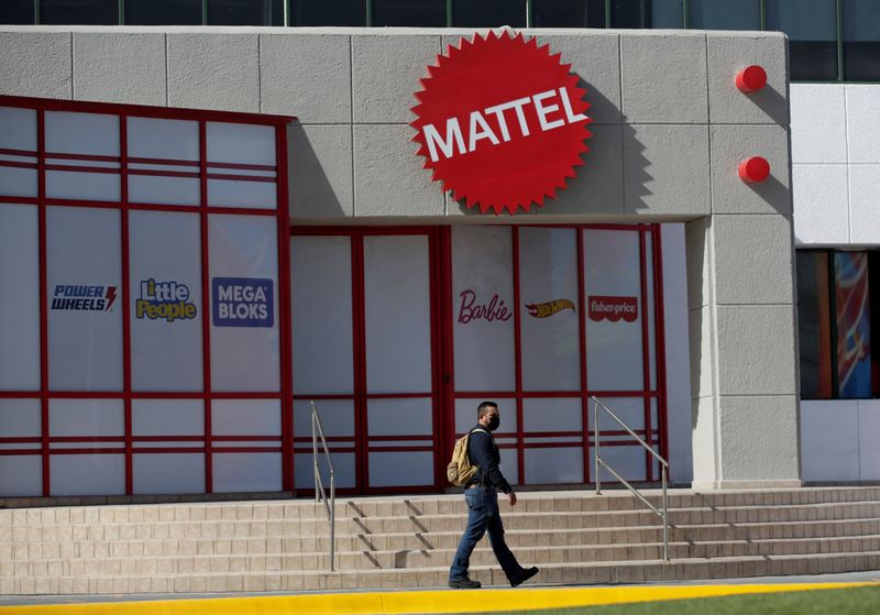 &copy; Reuters. FILE PHOTO: The Mattel company logo is pictured at the entrance of the Montoi plant in the municipality of Escobedo, Mexico March 15, 2022. REUTERS/Daniel Becerril/File Photo