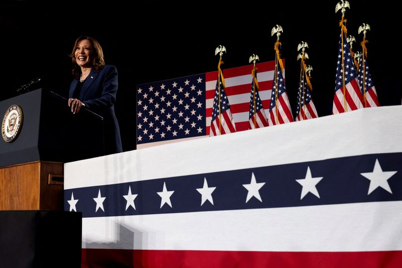 &copy; Reuters. U.S. Vice President Kamala Harris speaks during her first campaign event as a candidate for president in West Allis, Wisconsin, U.S., July 23, 2024. REUTERS/Kevin Mohatt