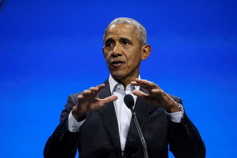 © Reuters. Former U.S. President Barack Obama speaks during the Obama Foundation 