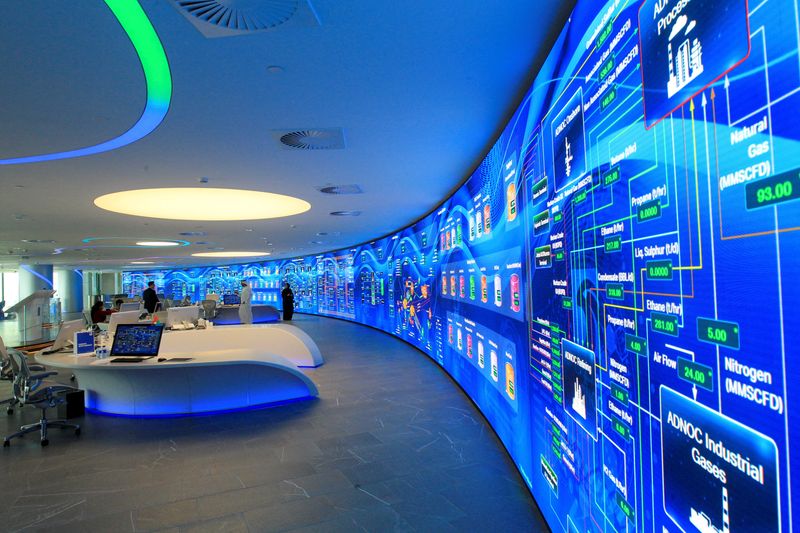 &copy; Reuters. FILE PHOTO: General view of Panorama Digital Command Centre at the ADNOC headquarters in Abu Dhabi, UAE December 10, 2019. REUTERS/Satish Kumar/File Photo