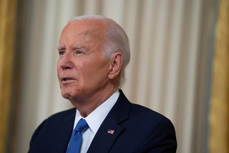 &copy; Reuters. U.S. President Joe Biden addresses the nation from the Oval Office of the White House in Washington, Wednesday, July 24, 2024, about his decision to drop his Democratic presidential reelection bid. Evan Vucci/Pool via REUTERS