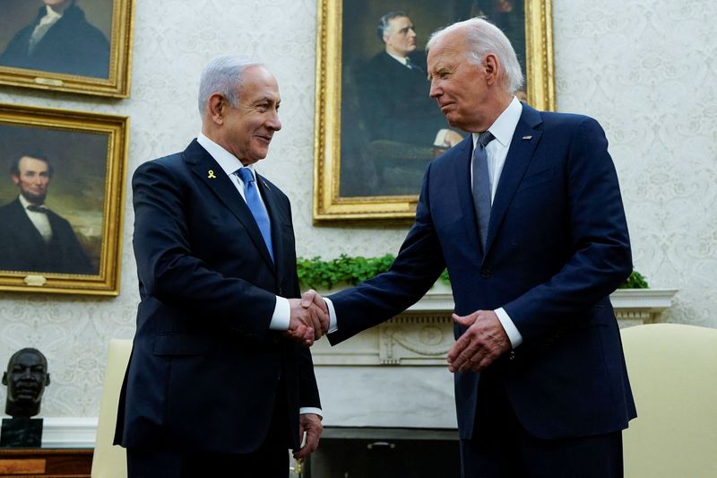 © Reuters. U.S. President Joe Biden meets with Israeli Prime Minister Benjamin Netanyahu in the Oval Office at the White House in Washington, U.S., July 25, 2024. REUTERS/Elizabeth Frantz