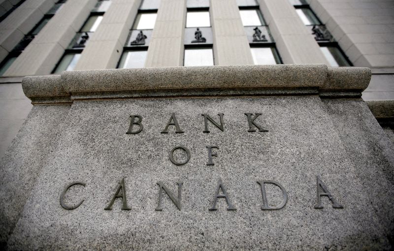 © Reuters. FILE PHOTO: The Bank of Canada building is pictured in Ottawa June 1, 2010. REUTERS/Chris Wattie/File Photo