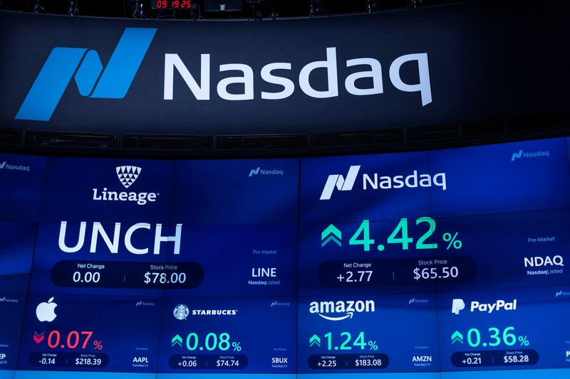 &copy; Reuters. A screen displays the logo of Lineage, the world’s largest global temperature-controlled warehouse as it holds an initial public offering (IPO) at the Nasdaq MarketSite, at Times Square in New York City, U.S., on July 25, 2024.  REUTERS/Eduardo Munoz