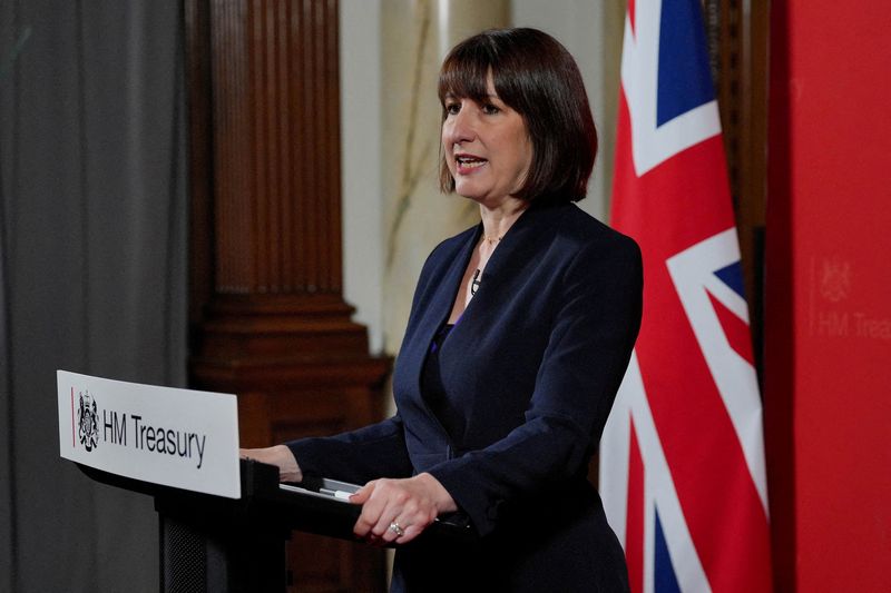 © Reuters. FILE PHOTO: Chancellor of the Exchequer Rachel Reeves gives a speech at the Treasury in London, Britain, to an audience of leading business figures and senior stakeholders, announcing the first steps the new Government will be taking to deliver economic growth. Picture date: Monday, July 8, 2024. Jonathan Brady/Pool via REUTERS//File Photo