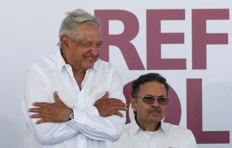 © Reuters. FILE PHOTO: Mexico's President Andres Manuel Lopez Obrador gestures during the inauguration of the Dos Bocas refinery from the Mexican state-run oil producer Petroleos Mexicanos (PEMEX) in Paraiso, Tabasco state, Mexico, July 1, 2022. REUTERS/Edgard Garrido/File Photo