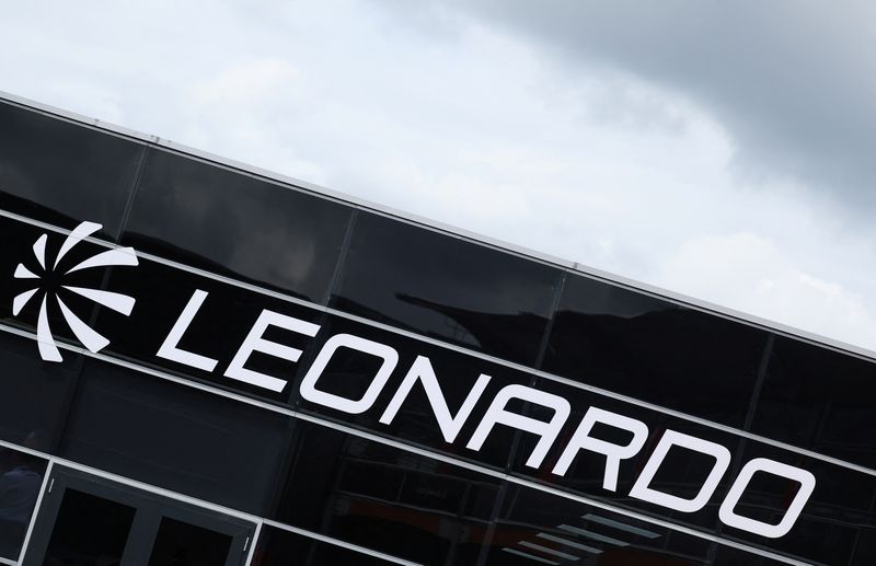 &copy; Reuters. Il marchio di Leonardo è visibile al Farnborough International Airshow, a Farnborough, Gran Bretagna, 24 luglio 2024. REUTERS/Toby Melville