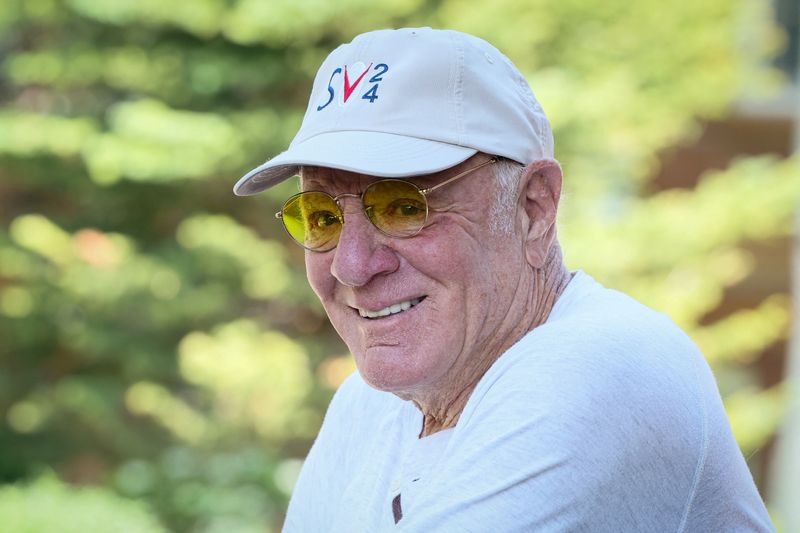 &copy; Reuters. FILE PHOTO: Barry Diller, Chairperson of IAC, arrives for the annual Allen and Co. Sun Valley Media and Technology Conference at the Sun Valley Resort in Sun Valley, Idaho, U.S., July 9, 2024.  REUTERS/Brendan McDermid/File Photo