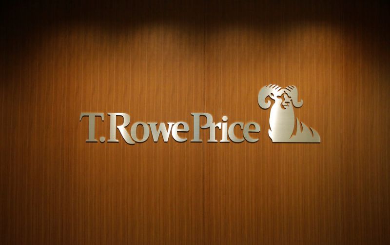 © Reuters. FILE PHOTO: The logo of T. Rowe Price Group is pictured at its office in Tokyo, Japan, January 13, 2017.    REUTERS/Toru Hanai/File Photo