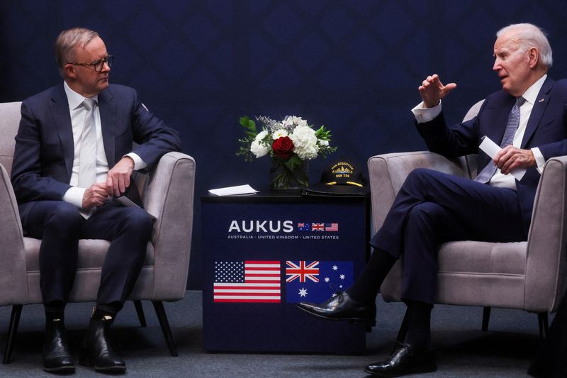 Australia signs $1.4 billion deal to upgrade navy submarines