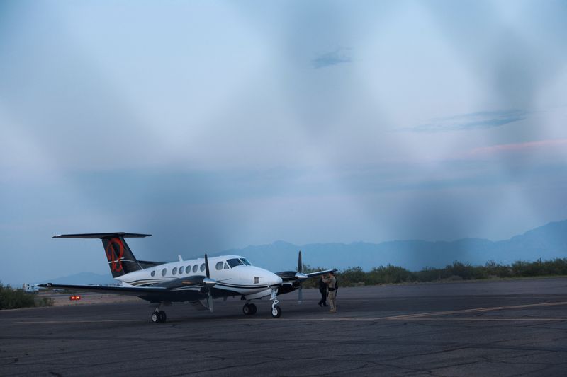 © Reuters. Plane believed to have carried Mexican drug lord Ismael 