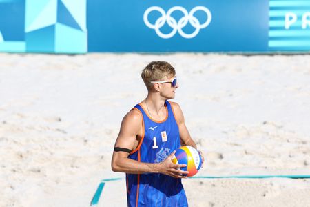 Olympics Convicted Dutch rapist booed on Olympics beach volleyball  