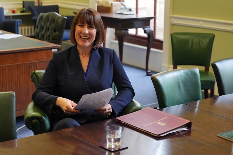 © Reuters. Chancellor of the Exchequer Rachel Reeves prepares to give a speech at the Treasury in London, Britain, to an audience of leading business figures and senior stakeholders, announcing the first steps the new Government will be taking to deliver economic growth. Picture date: Monday, July 8, 2024. Jonathan Brady/Pool via REUTERS/ File Photo