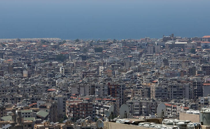 © Reuters. A view of Beirut's southern suburbs, as seen from Baabda, Lebanon July 28, 2024. REUTERS/Mohamed Azakir