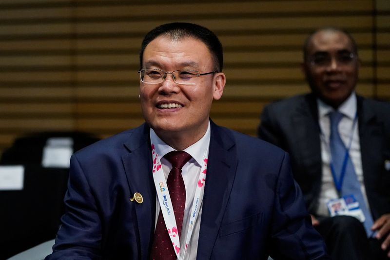 © Reuters. FILE PHOTO: Wang Dongwei, a vice finance minister of China, is seen before the start of a plenary session of the Development Committee at the World Bank during the 2023 Spring Meetings in Washington, U.S., April 12, 2023. REUTERS/Elizabeth Frantz/File Photo