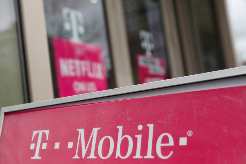 © Reuters. FILE PHOTO: A sign for a T-Mobile store is seen in Manhattan, New York, U.S., April 30, 2018. REUTERS/Shannon Stapleton/File Photo