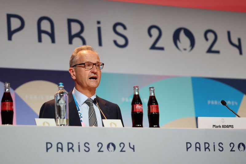 &copy; Reuters. FILE PHOTO: Paris 2024 Olympics  - International Olympic Committee (IOC) Executive Press Conference - Main Press Centre, Paris, France - July 20, 2024 Spokesperson's Services Director, Mark Adams during a press conference REUTERS/Marko Djurica/File Photo