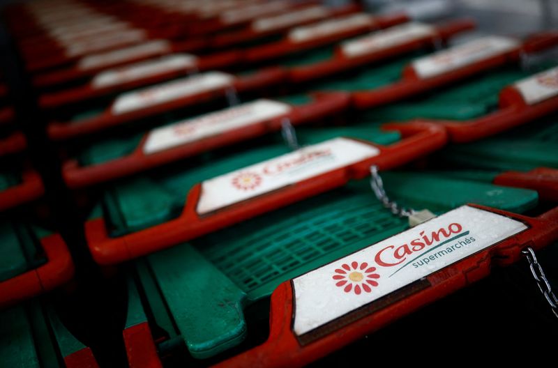 &copy; Reuters. Carrinhos em supermercado do varejista francês Casino em Sainte-Hermine, Françan04/12/2023nREUTERS/Stephane Mahe