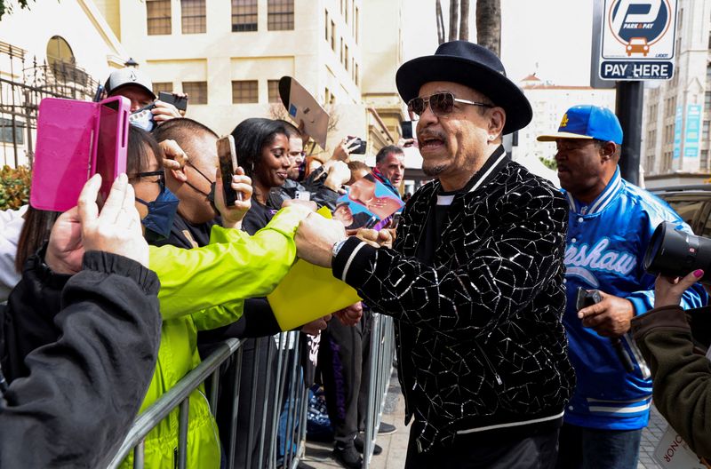 &copy; Reuters. FILE PHOTO: Rapper Ice-T meets with fans during his star unveiling ceremony on the Hollywood Walk of Fame in Los Angeles, California, U.S., February 17, 2023. REUTERS/Mario Anzuoni/File Photo