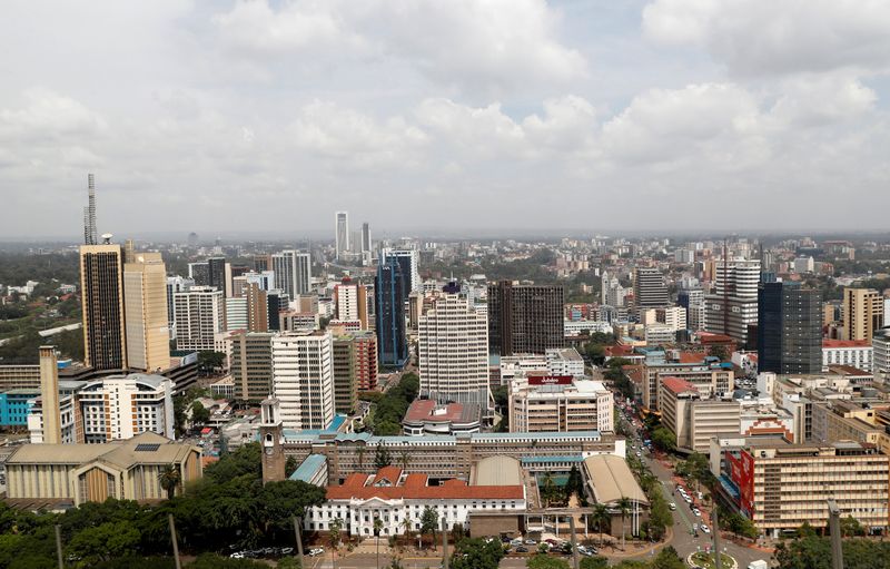 © Reuters. FILE PHOTO: A general view shows the central business district in downtown Nairobi, Kenya February 18, 2022. REUTERS/Thomas Mukoya/File Photo