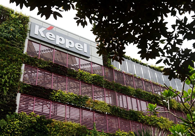 © Reuters. FILE PHOTO: A view of Keppel signage outside their building in Singapore June 28, 2023. REUTERS/Edgar Su/File Photo