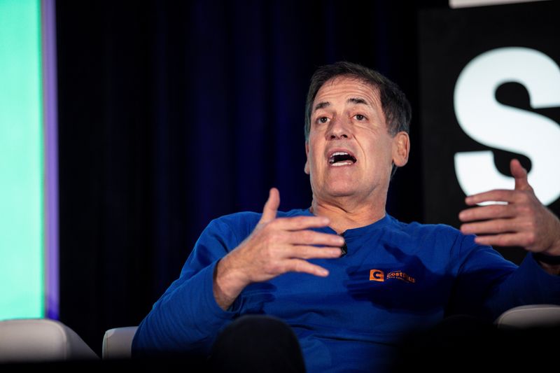 © Reuters. FILE PHOTO: Entrepreneur Mark Cuban speaks on a panel during the SXSW (South by Southwest) conference and festivals in Austin, Texas, U.S. March 14, 2022.  REUTERS/Montinique Monroe